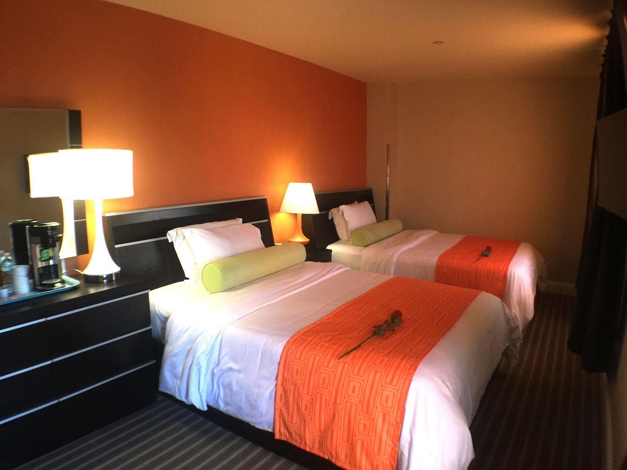 Howard Johnson By Wyndham Long Island City Nueva York Exterior foto