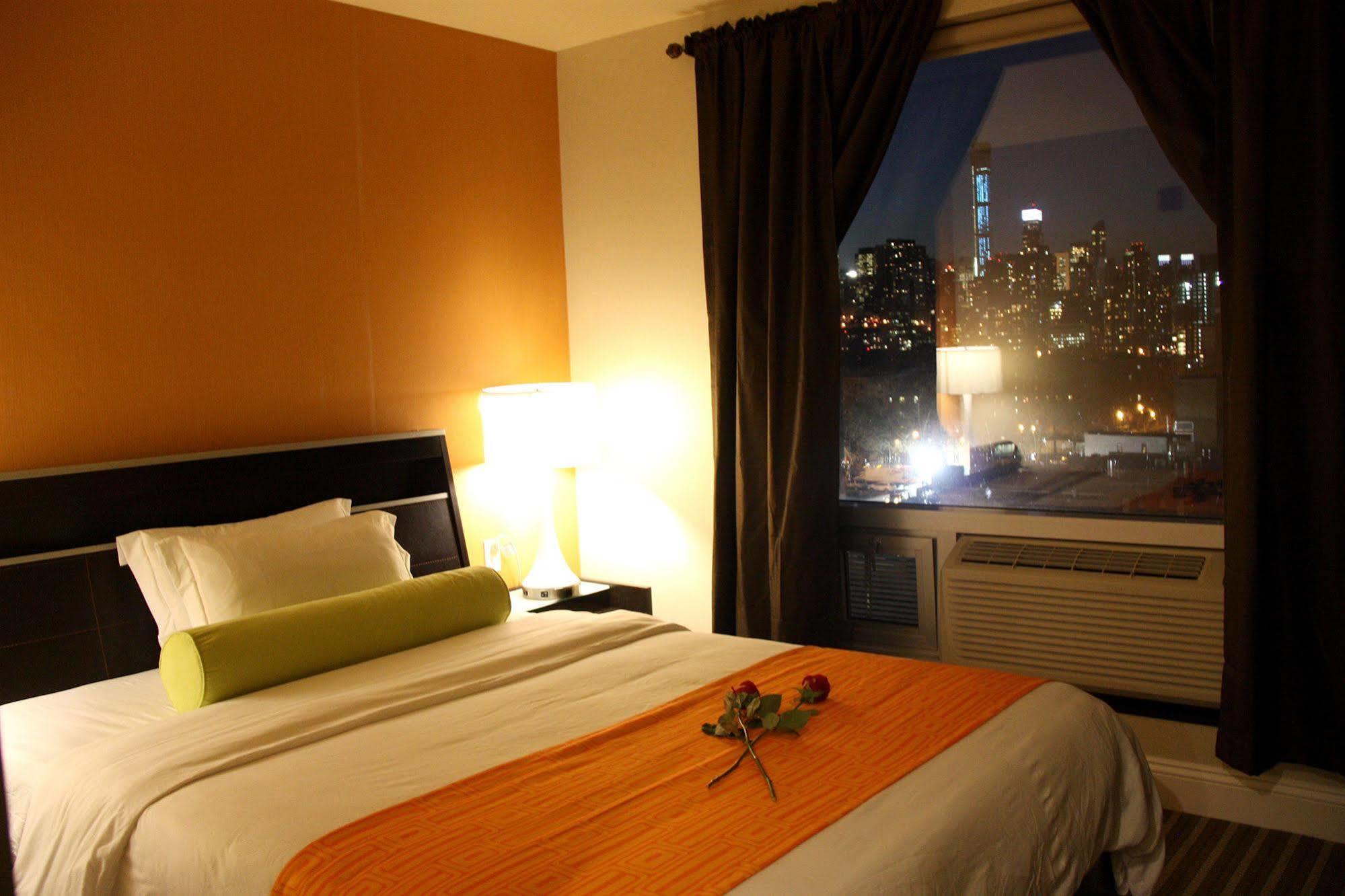 Howard Johnson By Wyndham Long Island City Nueva York Exterior foto